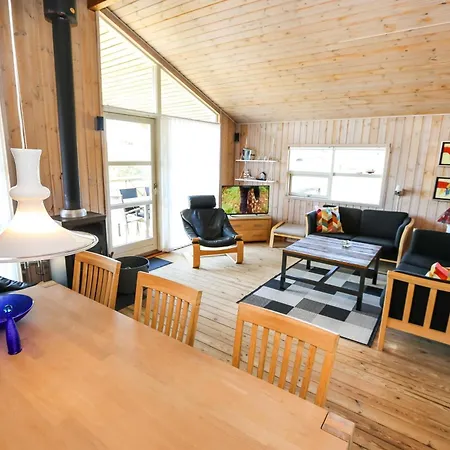 Cozy With Wooden Stove By The Sea - Sj732 Feriehus