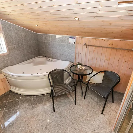 Cozy With Wooden Stove By The Sea - Sj732 הרבור
